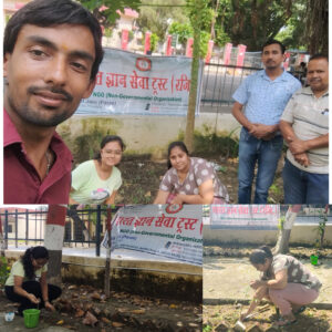 पेड पौधों लगाते हुए सदस्य